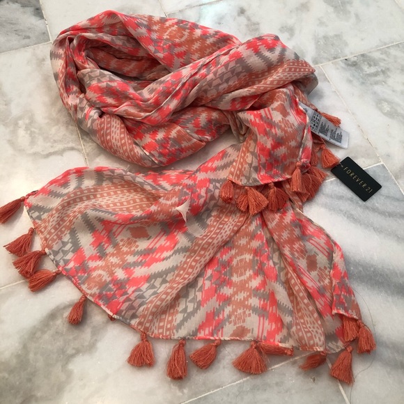 Forever 21 Accessories - 💜NWT Forever 21 summer scarf